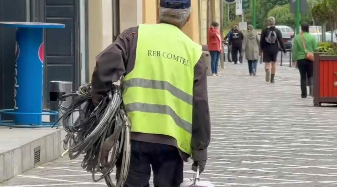 Cablu-șoc la Brașov: Dispar firele de pe fațadele clădirilor