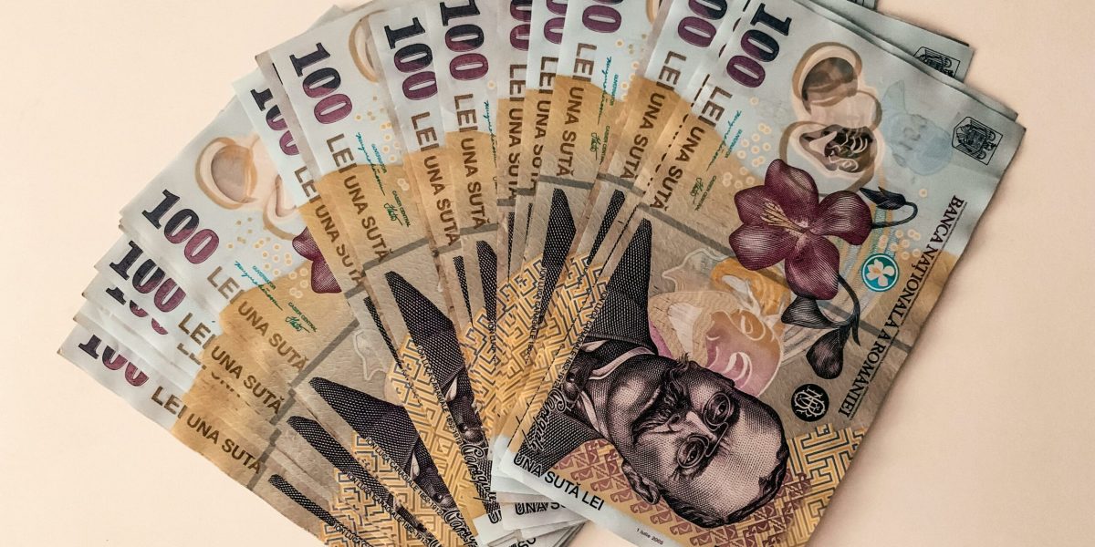 AUR vrea să crească plafonul pentru plăți cash la 50.000 lei pentru firme