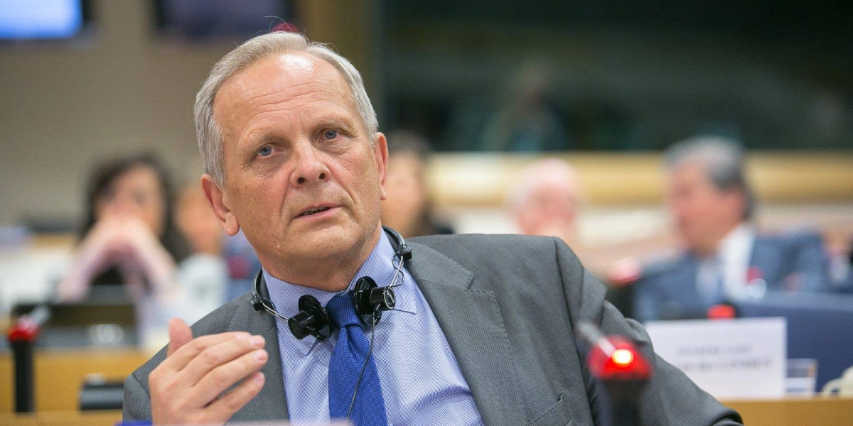 Stolojan: România riscă să piardă miliarde de la UE dacă pierde criza politică