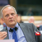 Stolojan: România riscă să piardă miliarde de la UE dacă pierde criza politică
