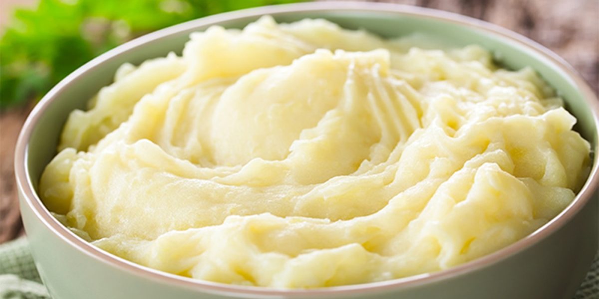 Piure de cartofi cremos, secretul bucătarilor! Trucul cu mixerul face minuni
