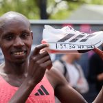 Atletul care a spart bariera de 2 ore la maraton, cu ajutorul unor ghete