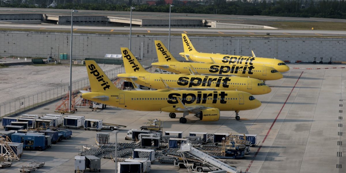 Prăpăd pe aeroporturile SUA: Rivalele țintesc pasagerii companiei falimentare