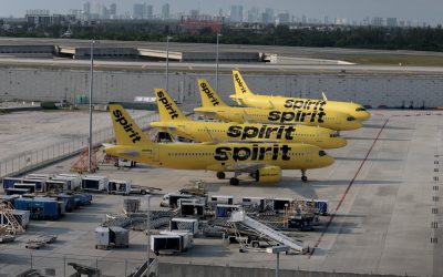 Prăpăd pe aeroporturile SUA: Rivalele țintesc pasagerii companiei falimentare