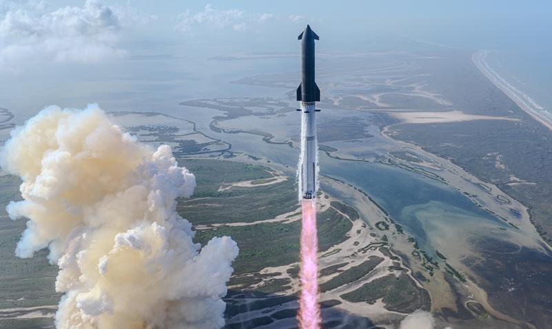 SpaceX lansează gigantul Starship: Cea mai puternică rachetă, pe orbită