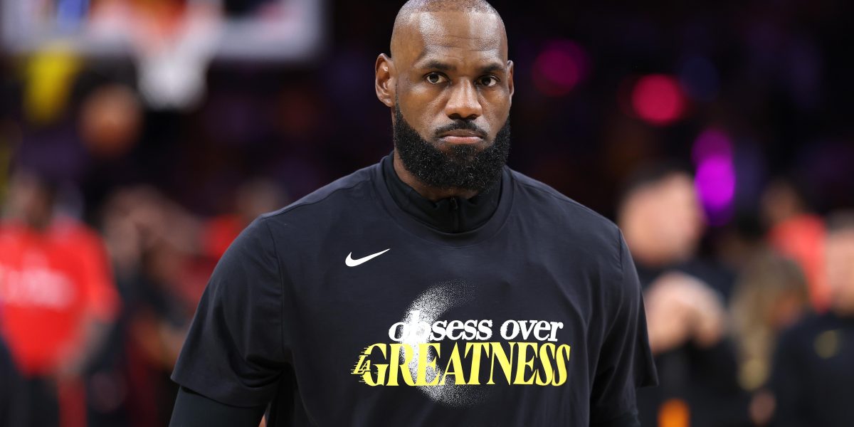 LeBron pleacă de la Lakers? Războiul pentru Anthony Davis