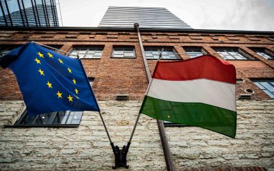 Comisarul european vine la Budapesta: Negocieri cu noul guvern pe tema statului de drept
