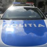 Agent de pază bate livrator la ieșire din spital