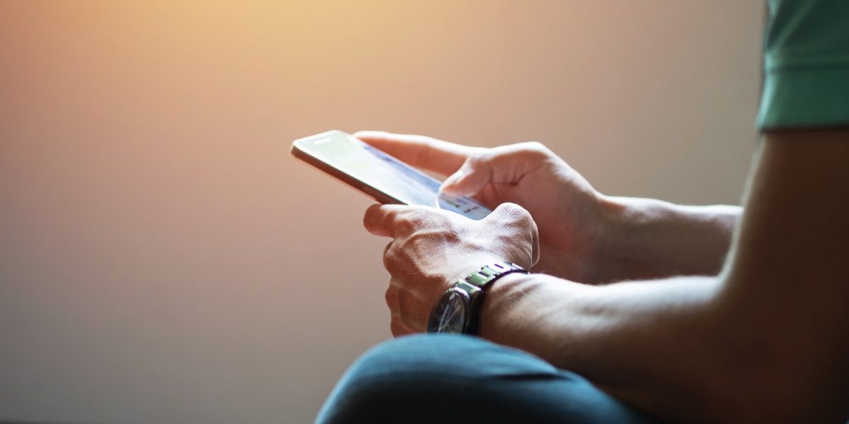 Buletin pe telefon: Românii scapă de acte din 2026