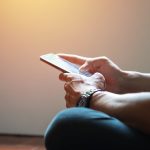 Buletin pe telefon: Românii scapă de acte din 2026
