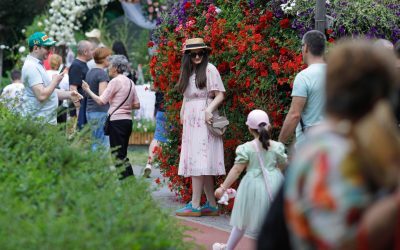 Flori în Drumul Taberei: 300.000 la West Side Flower Fest