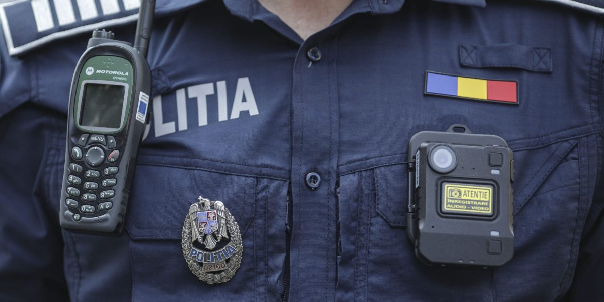 Focuri în Centru: Doi traficanți de droguri, prinși de polițiști