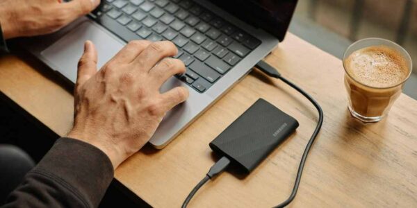 Cloud vs. Offline: Acces, securitate, soluții inteligente