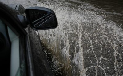 Buzău: Aluviuni blochează drum național