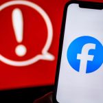 Facebook, offline: Românii, blocați în rețeaua socială