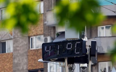 Caniculă Extinsă: ANM Alertează cu Cod Roșu, Radarul Furtunilor