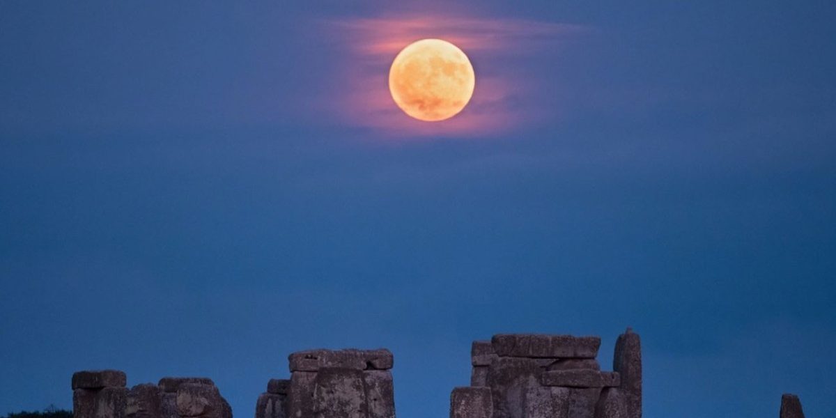 Lună Căpșună: Primul spectacol astronomic, când o vezi