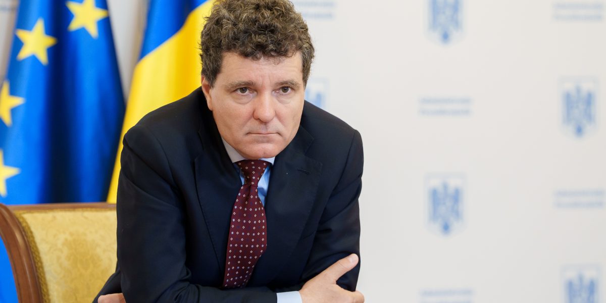 Politicienii-surpriză-apără-Nicuşor Dan: CLASĂ POLITICĂ FALIMENTARĂ