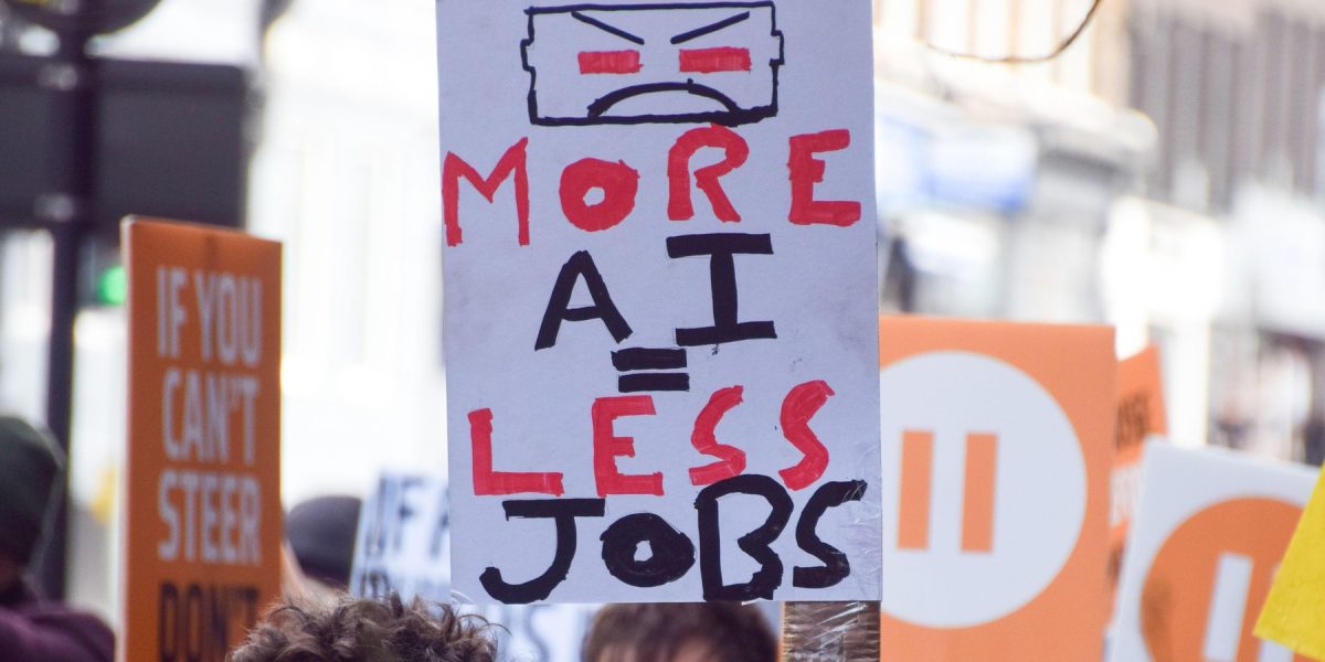 AI: Proteste masive, avertizează șefa unei companii
