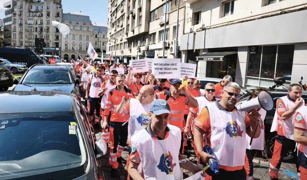 Ambulanțieri în protest: Salarii noi, nemulțumiri mari