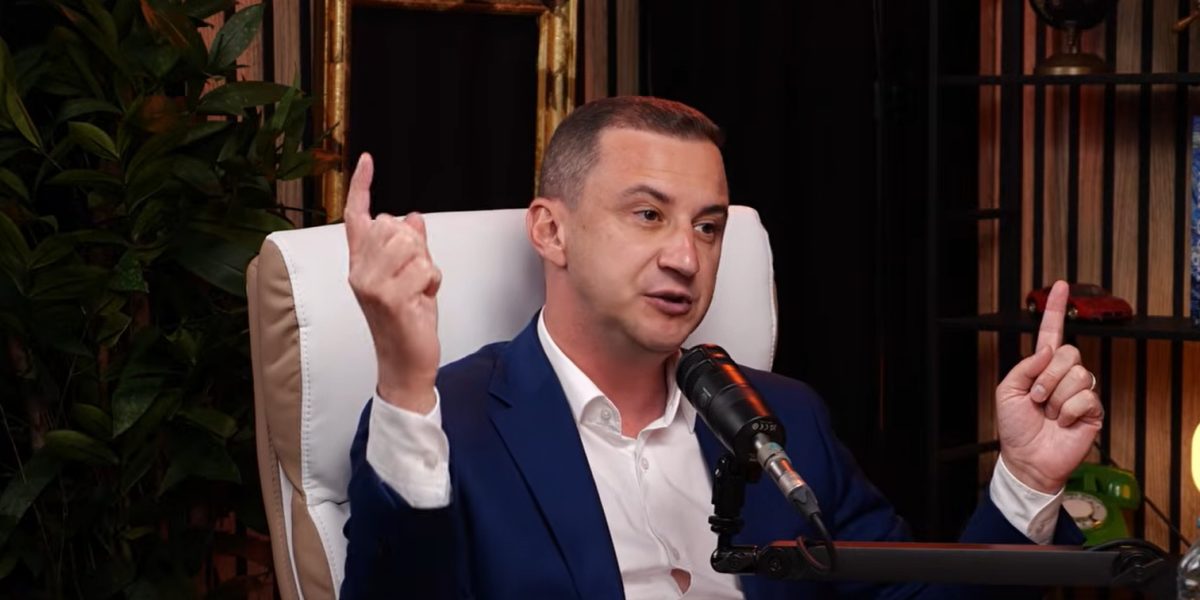 Simonis dă de pământ cu Fritz și USR-iștii pe tema hainelor