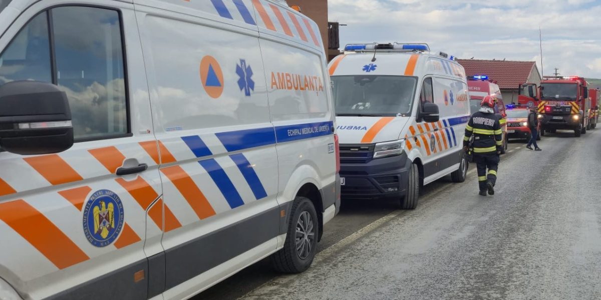 Tragedie în Brăila: Două morți după răsturnarea unei remorci peste o mașină