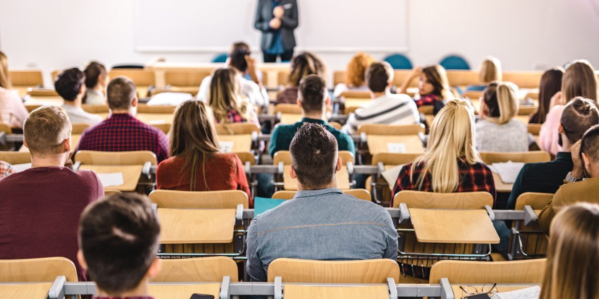 Definitivat 2026: Peste 9.600 de profesori susțin proba scrisă. Programul examenului și calendarul rezultatelor