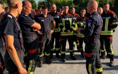 Pompierii români luptă cu flăcările din Franța