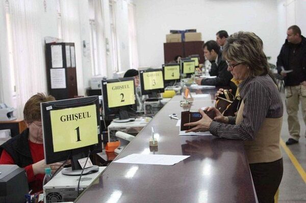 Românii muncesc cel mai puțin ani din UE: Doar 32,7