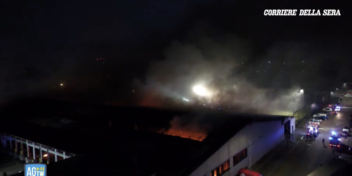 Incendiu la Bartolini Milano: Explozii și fum sufocant pe caniculă
