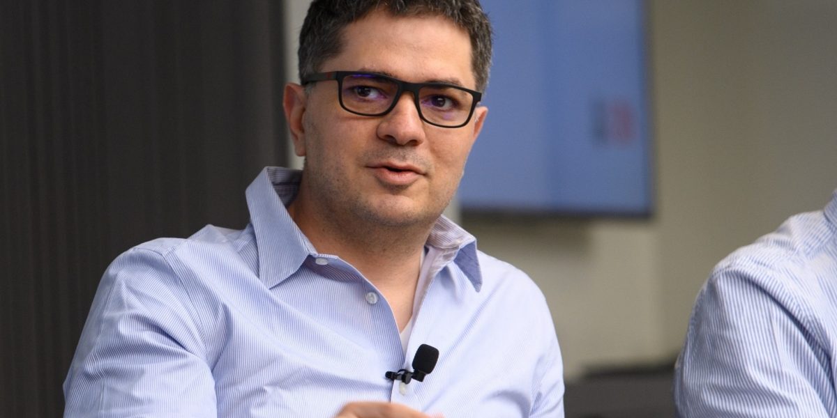 AI în bănci: ChatGPT e doar începutul, organizațiile vor fi AI