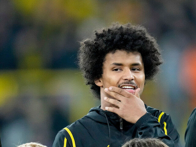 Barcelona-ți bate palma cu Dortmund pentru Adeyemi