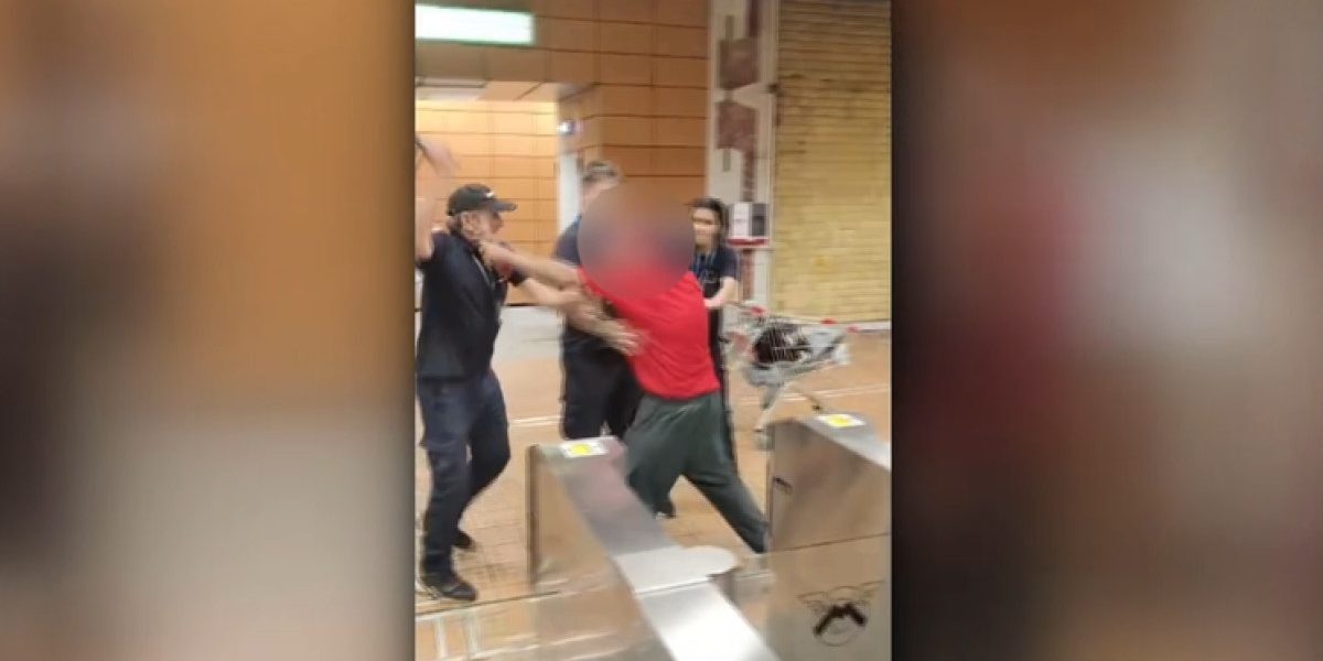 Durere la metrou: A forțat poarta și a spart geamul, internat la Obregia