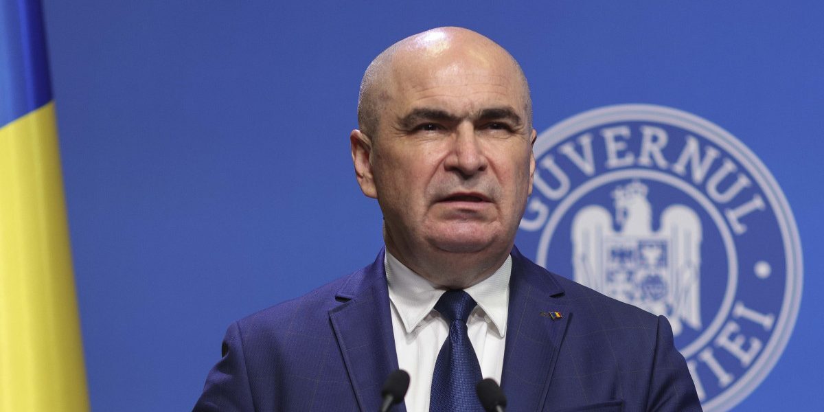 Bolojan: Fonduri risipite, sute de poduri ratate anual