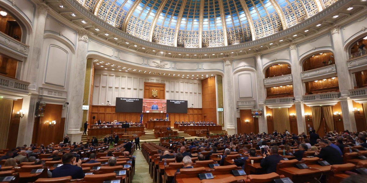 Sondaj CURS: Pe cine ar trimite românii în Parlament dacă astăzi ar fi alegeri. Câte procente au PSD, PNL, AUR și USR