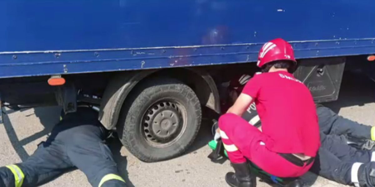 Moșna: Tragedie rutieră, femeie și copil loviți de camion