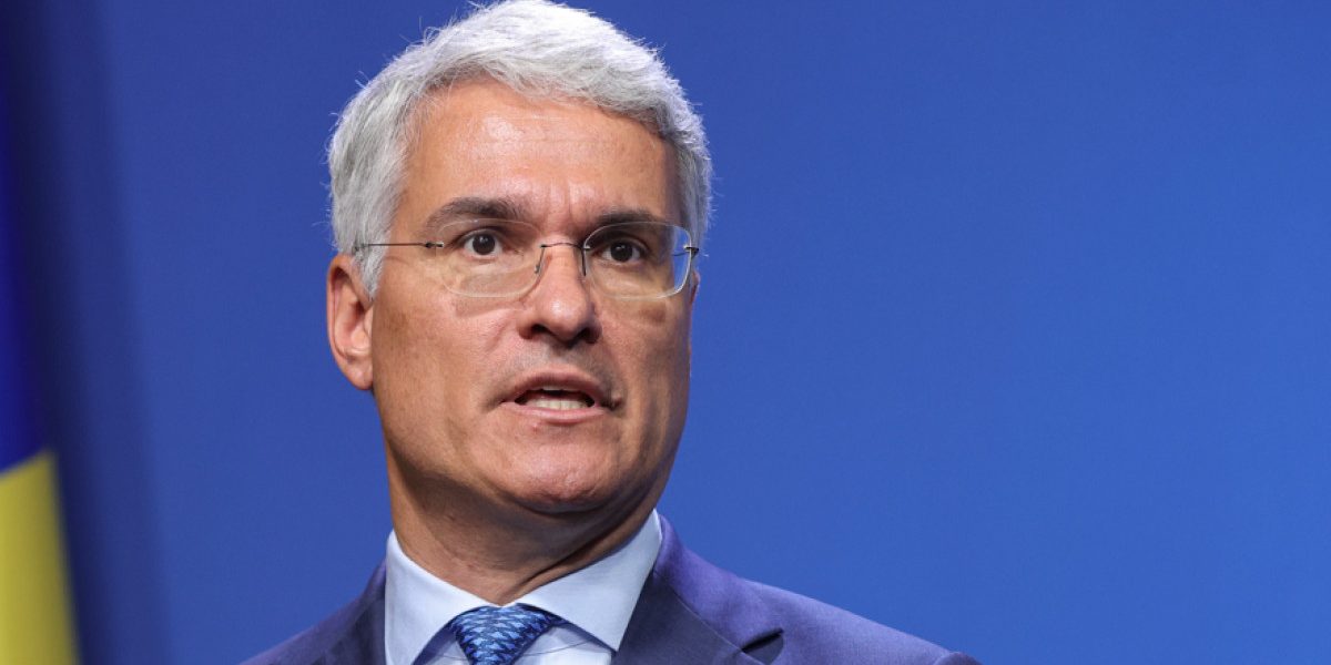 Munca: Explicații la amenda de 1 milion de lei dată lui Viorel Pașca