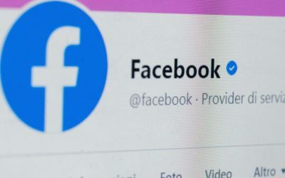 Facebook, picat pe desktop duminică dimineața