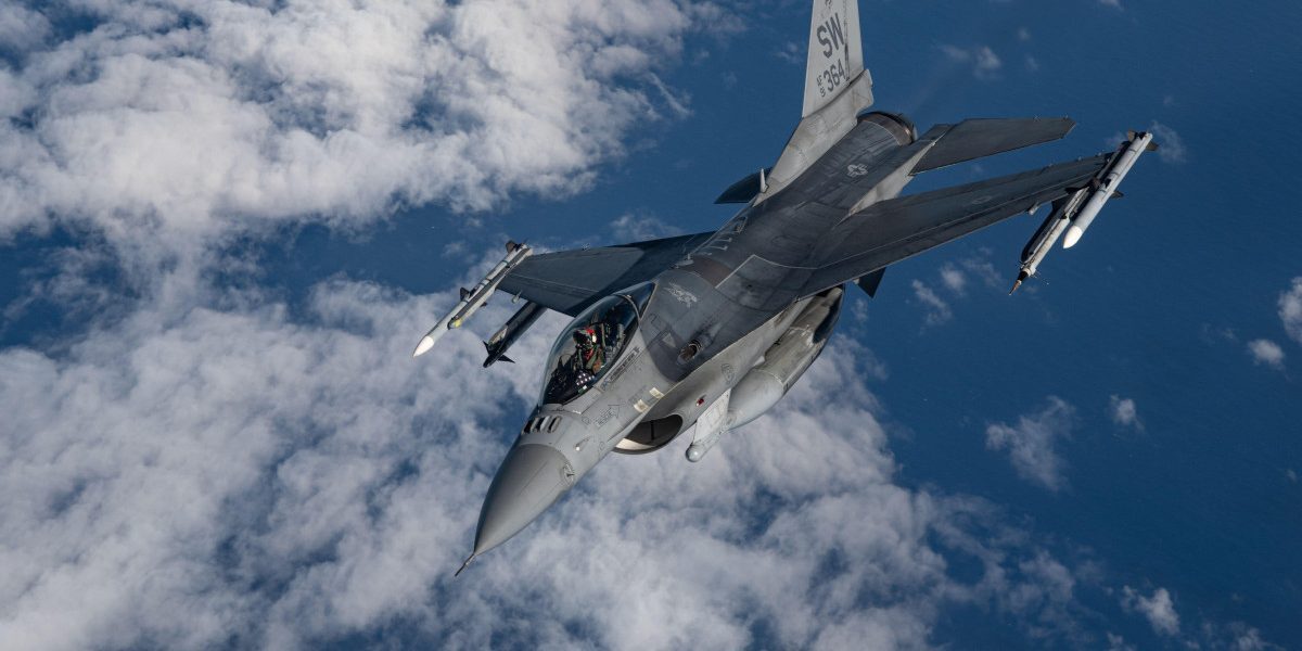 Ucraina, cu F-16, a doborât avion rus. Primă dovadă a unui general american