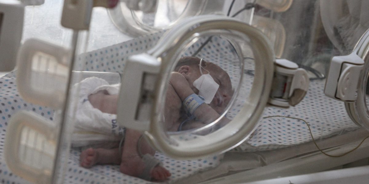 ATI nou-născuți: Medici cer reducerea locurilor, „Nu riscăm viața”