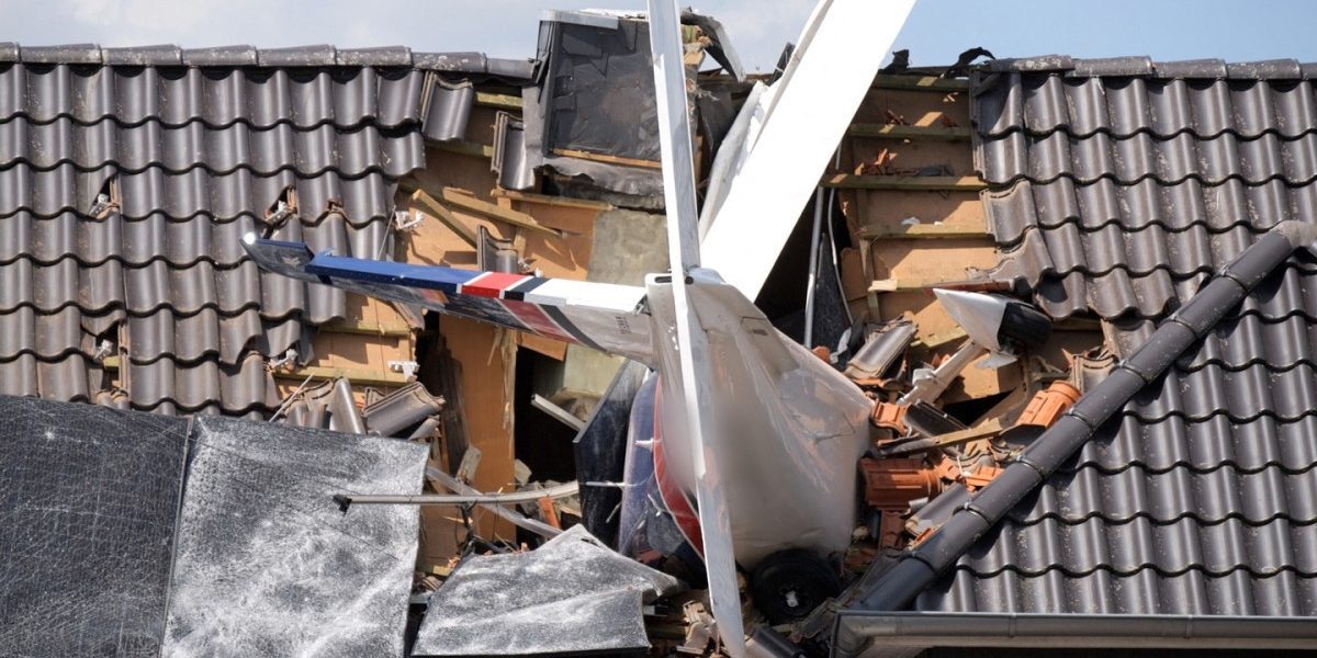Prăbușire avion lângă Bremen: O casă a fost acoperită de epavă