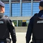 Jandarmii salvează un bărbat pe Podul Basarab. Intervenție în ultimul clipă