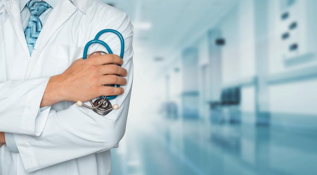 Medicii, lideri în încredere. Jumătate din români, sceptici la vaccinuri