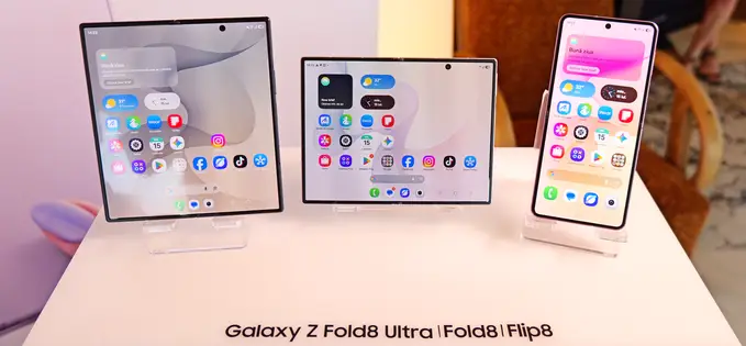 Samsung Fold8: Telefonul pliabil genial, surprinde plăcut