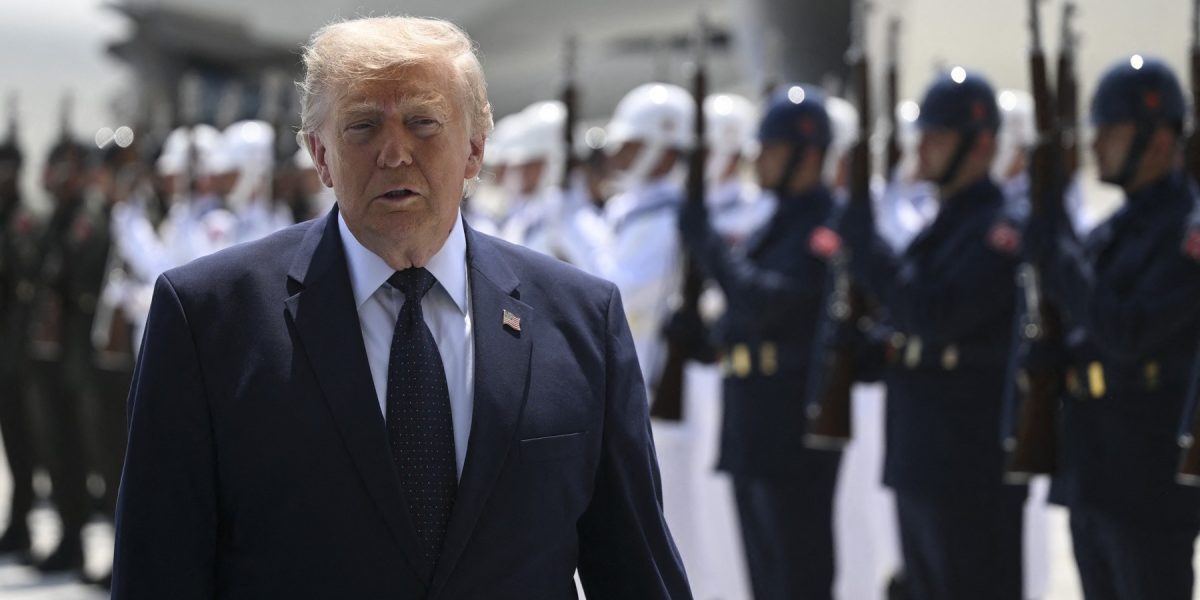 SUA atacă Iranul, Trump avertizează: „Comportați-vă!”