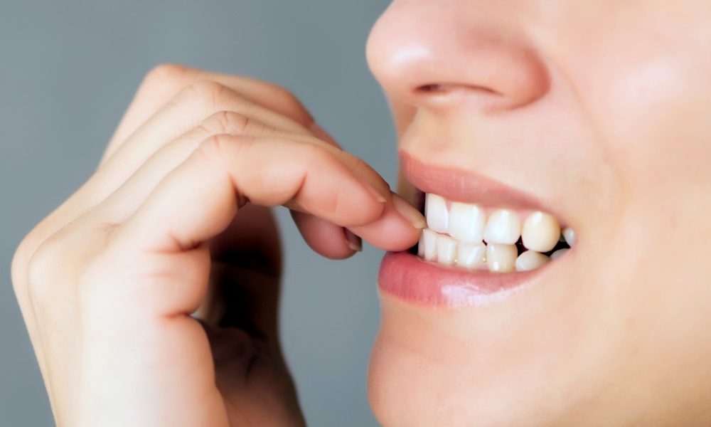 Psihiatru explică de ce rozi pielea sau unghiile la nervi