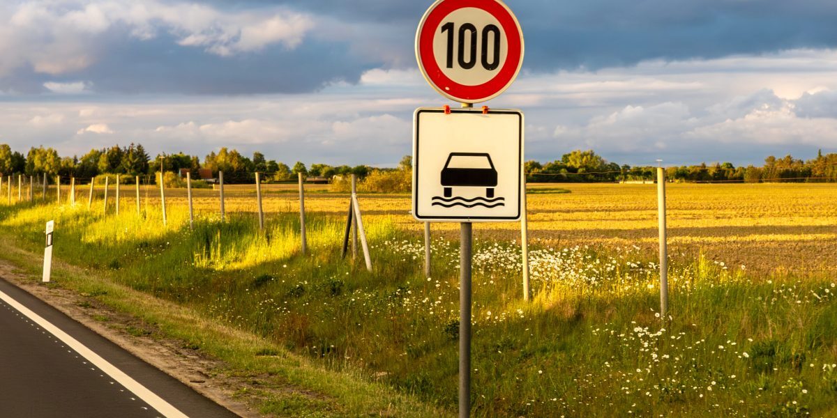 Viteza, sub control? UE va limita automat accelerația mașinilor
