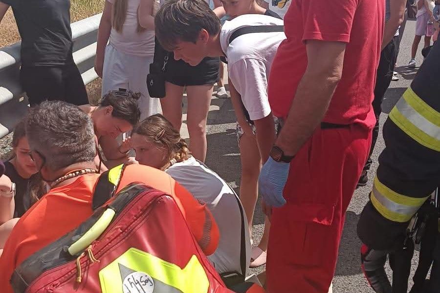 Accident grav: 12 răniți și Plan Roșu activat