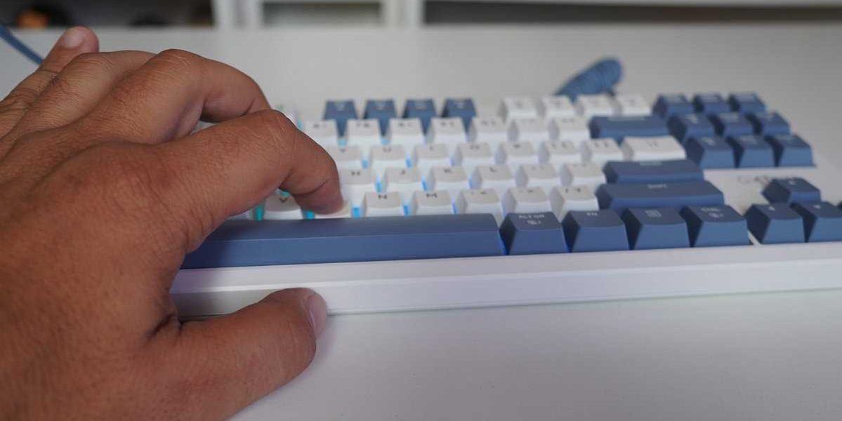 Trust GXT 872 Xyra TKL: Tastatură mecanică ce-ți încântă sufletul de gamer