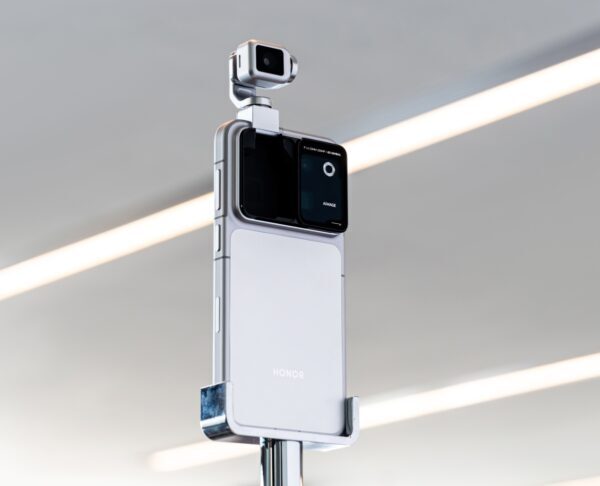 Honor Robot Phone, revoluționar: Primu-smartphone cu gimbal mecanic